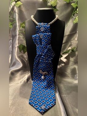Women Blue Geometric Statement Tie Necklace with Pearl Accents
